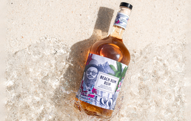 Prinášame vám novinku na slovenskom trhu rumov, je ním rum Beach Bum rum Gold z Maurícia. 